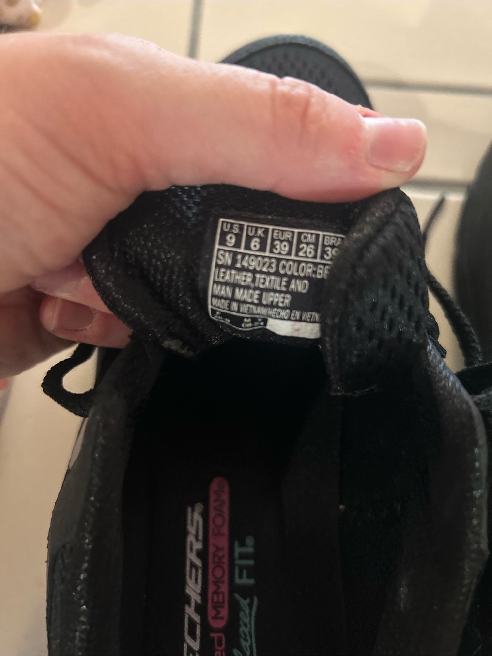 Skechers D'LUX Walker Women's Black Sneakers - Picture 4 of 5